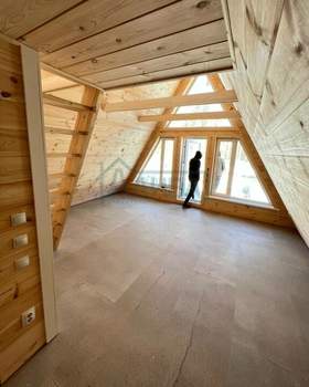 Дом 61м&sup2;, 2-этажный, участок 3 сот.  