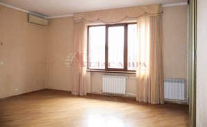 Дом 301м&sup2;, 2-этажный, участок 4 сот.  