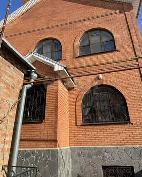 Дом 300м&sup2;, 3-этажный, участок 3 сот.  