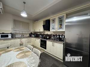 Дом 250м², 3-этажный, участок 6 сот.  