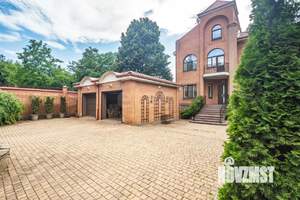 Дом 505м&sup2;, 3-этажный, участок 9 сот.  