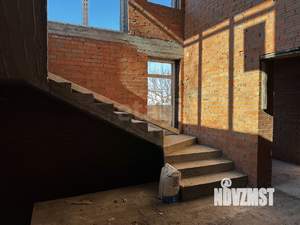 Дом 330м&sup2;, 2-этажный, участок 3 сот.  