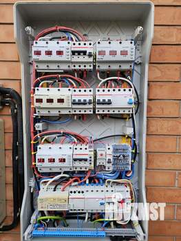 Дом 480м&sup2;, 3-этажный, участок 6 сот.  