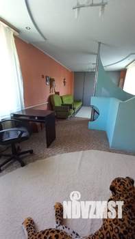 Дом 100м&sup2;, 2-этажный, участок 6 сот.  