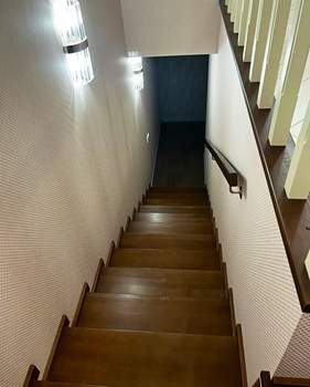 Дом 200м&sup2;, 3-этажный, участок 4 сот.  