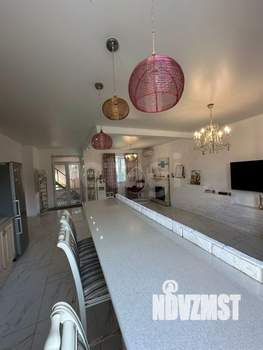 Дом 152м², 3-этажный, участок 3 сот.  