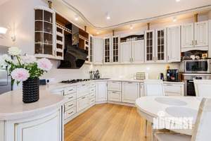 Дом 455м², 3-этажный, участок 12 сот.  