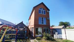 Дом 242м², 3-этажный, участок 8 сот.  