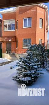 Дом 233м&sup2;, 4-этажный, участок 3 сот.  