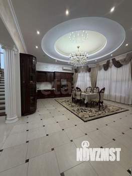 Дом 310м&sup2;, 3-этажный, участок 5 сот.  