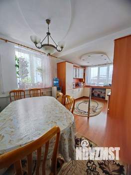 Дом 280м², 3-этажный, участок 14 сот.  