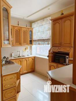 Дом 240м², 2-этажный, участок 3 сот.  