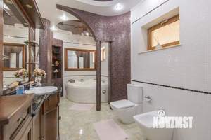 Дом 448м&sup2;, 2-этажный, участок 8 сот.  