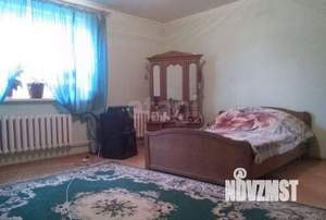 Дом 327м&sup2;, 2-этажный, участок 6 сот.  