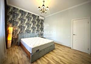 Дом 240м&sup2;, 3-этажный, участок 4 сот.  