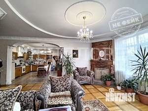 Дом 438м², 3-этажный, участок 8 сот.  
