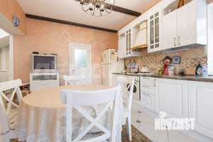 Дом 188м&sup2;, 2-этажный, участок 6 сот.  