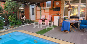 Дом 190м&sup2;, 2-этажный, участок 3 сот.  