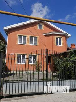 Дом 246м&sup2;, 2-этажный, участок 3 сот.  