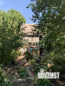 Дом 64м&sup2;, 2-этажный, участок 9 сот.  