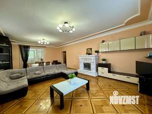 Дом 300м&sup2;, 2-этажный, участок 4 сот.  