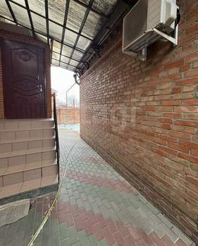 Дом 300м&sup2;, 3-этажный, участок 3 сот.  