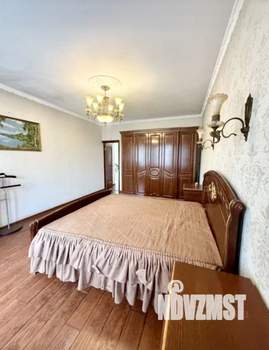 Дом 180м&sup2;, 2-этажный, участок 3 сот.  