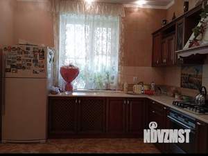 Дом 323м², 3-этажный, участок 10 сот.  