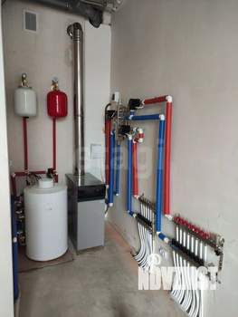 Дом 313м&sup2;, 2-этажный, участок 8 сот.  