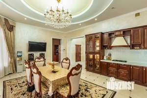 Дом 310м&sup2;, 3-этажный, участок 5 сот.  