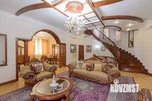 Дом 448м&sup2;, 2-этажный, участок 8 сот.  