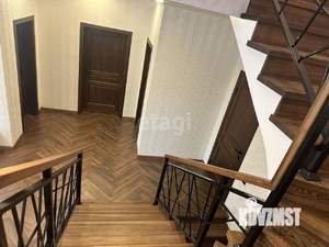 Дом 176м&sup2;, 3-этажный, участок 3 сот.  