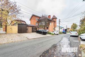 Дом 273м&sup2;, 2-этажный, участок 3 сот.  