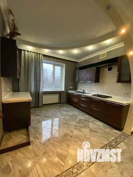 Дом 538м&sup2;, 3-этажный, участок 12 сот.  