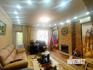 Дом 230м&sup2;, 3-этажный, участок 5 сот.  