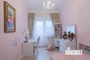 Дом 280м&sup2;, 3-этажный, участок 5 сот.  