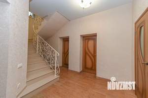 Дом 242м&sup2;, 2-этажный, участок 3 сот.  