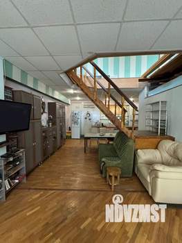 Дом 258м², 3-этажный, участок 6 сот.  