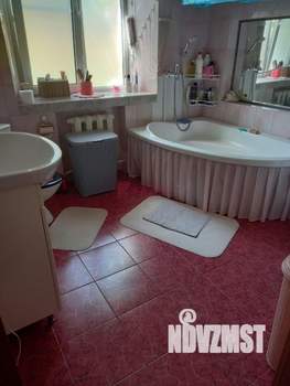 Дом 400м², 3-этажный, участок 6 сот.  