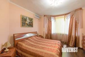 Дом 214м², 3-этажный, участок 2 сот.  