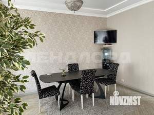 Дом 130м&sup2;, 2-этажный, участок 3 сот.  