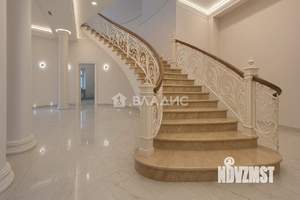 Дом 604м², 3-этажный, участок 761 сот.  