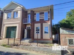 Дом 150м&sup2;, 2-этажный, участок 3 сот.  