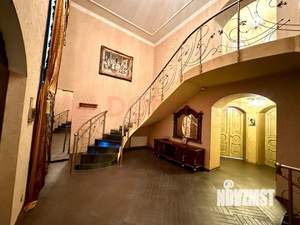 Дом 375м², 3-этажный, участок 6 сот.  