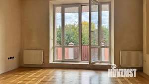 Дом 313м&sup2;, 2-этажный, участок 4 сот.  