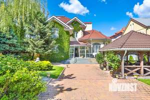 Дом 490м², 2-этажный, участок 10 сот.  