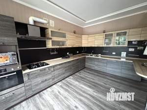 Дом 348м&sup2;, 2-этажный, участок 4 сот.  