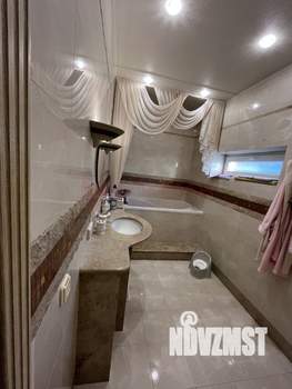 Дом 220м&sup2;, 2-этажный, участок 6 сот.  