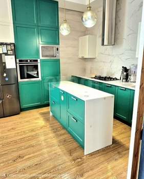 Дом 300м&sup2;, 2-этажный, участок 6 сот.  