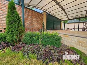 Дом 205м&sup2;, 2-этажный, участок 9 сот.  